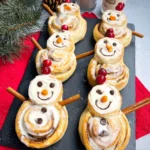 Pillsbury-Snowmen-Shaped-Cinnamon-Rolls-Recipe